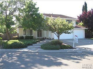 3rd image of 757 Palomino Ct