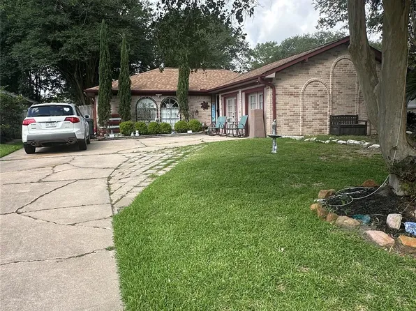 305 Seabreeze Ct, League City, TX 77573