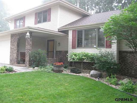 4th image of 5711 S 152nd Cir