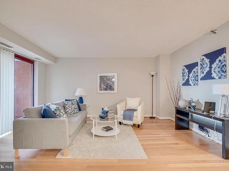 2400 Clarendon Blvd #1001 — Photo 13