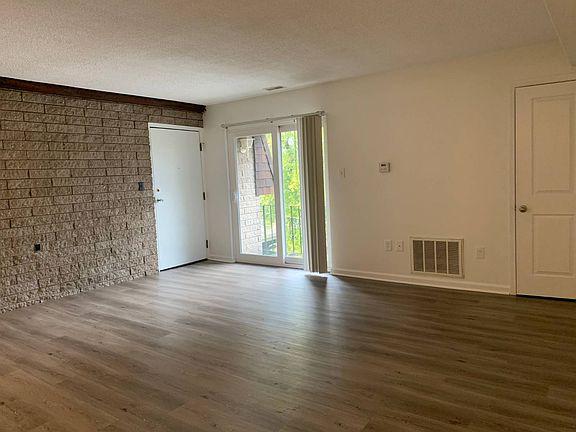 5th image of 1552 Helderberg Ave APT 15