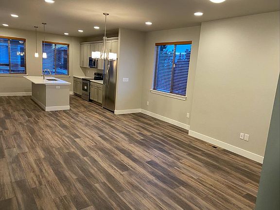 3rd image of 6761 S Tempe Ct