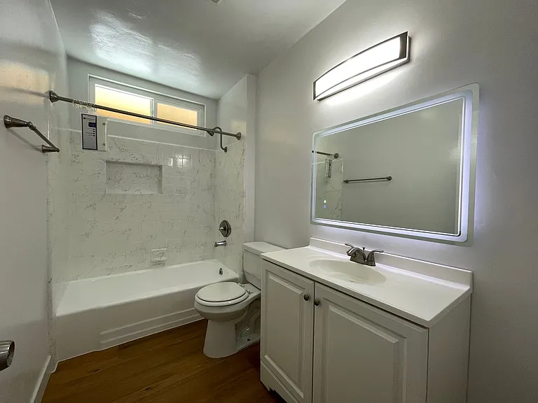 7351 Variel Ave — Photo 34