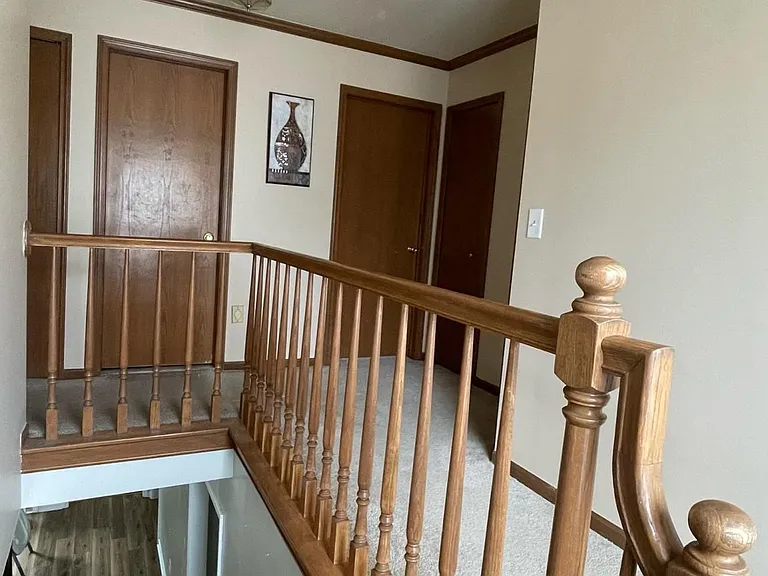 1027 Congress Dr — Photo 15