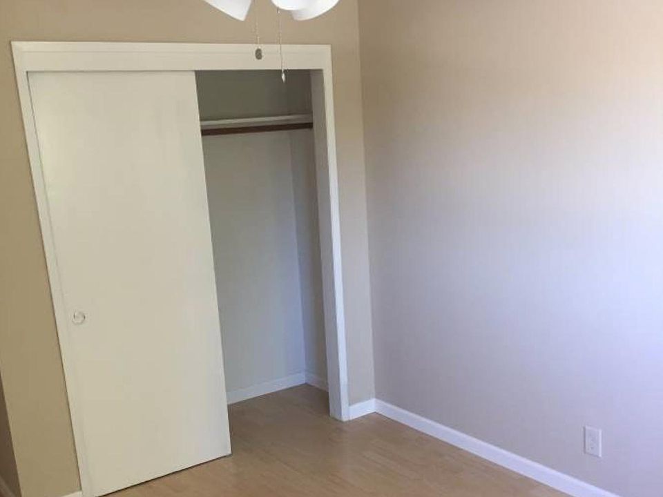 2nd image of 2814 D St APT 26