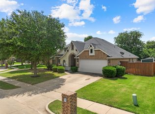 726 Celebrity Ct, Midlothian, TX 76065