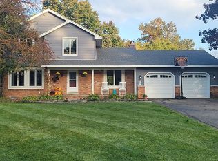 3642 Lido Dr, Highland, MI 48356