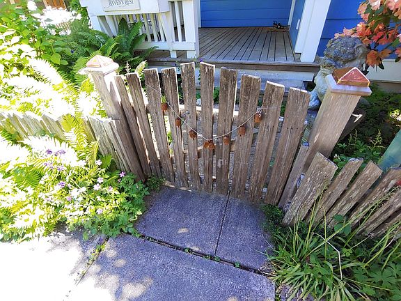4th image of 370 Cottage Ln
