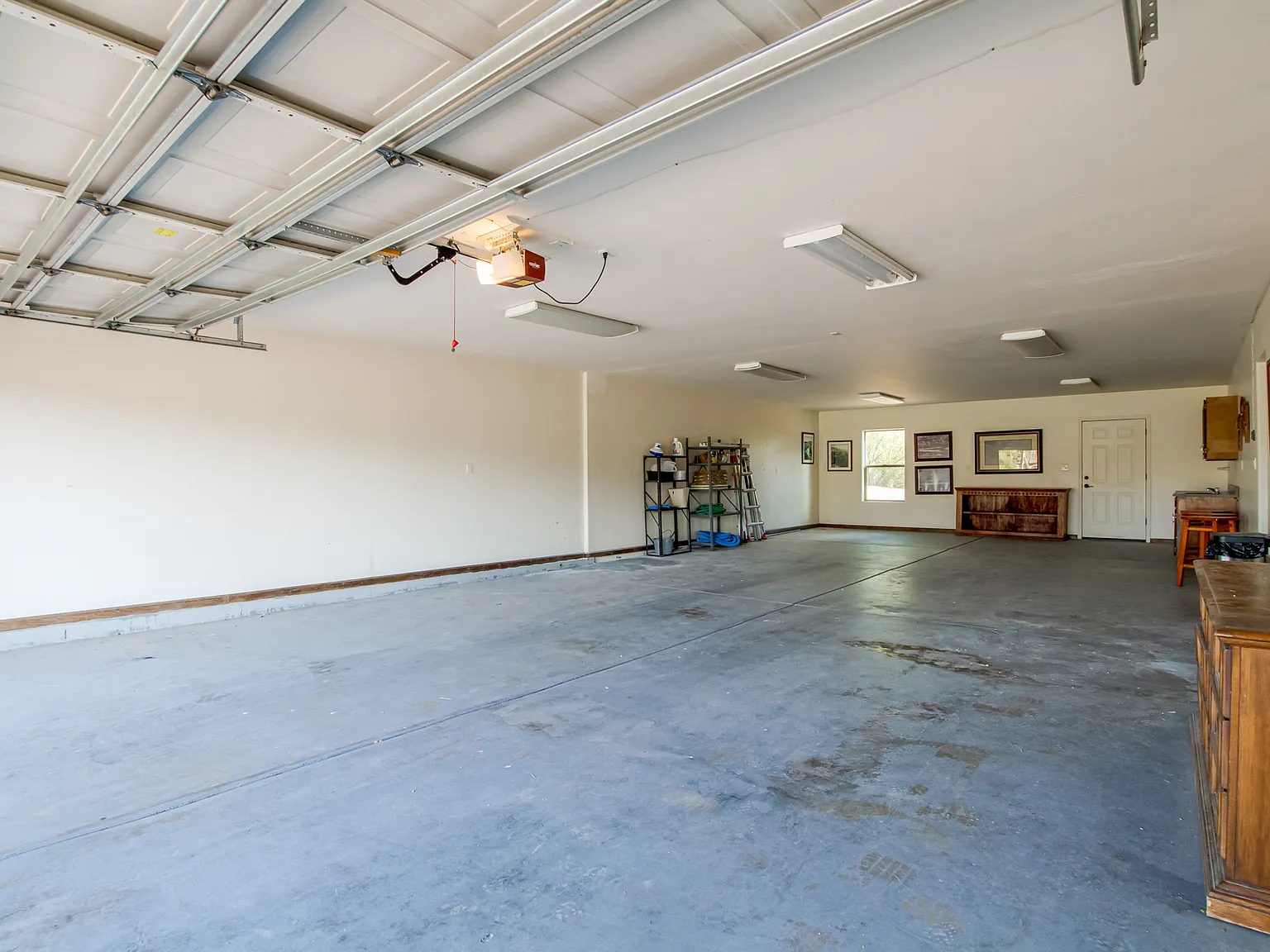 4 bed, 4109 sqft, $4,945 — Photo 3