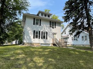 1114 College St N #2, Fargo, ND 58102