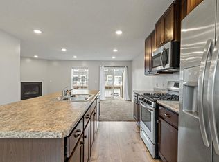 7539 Woods Edge Blvd, Lino Lakes, MN 55014