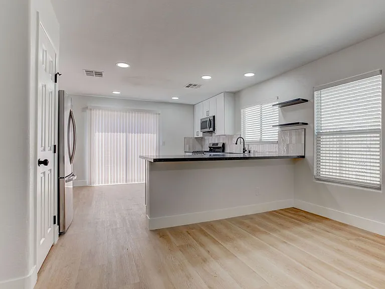 8765 First Lady Ave — Photo 3