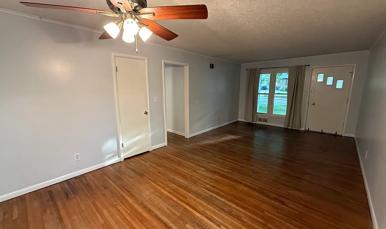 3 bed, 960 sqft, $1,480 — Photo 3