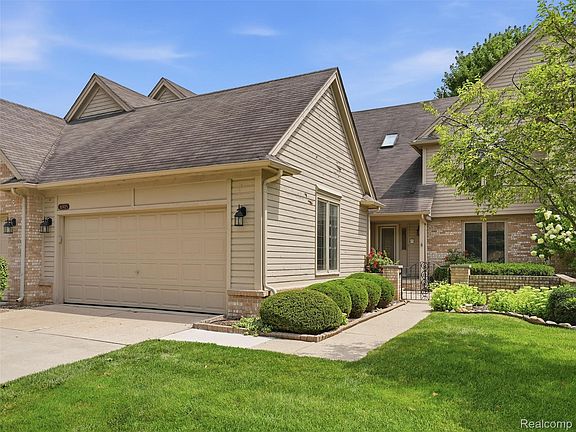 2nd image of 16905 Coral Ln
