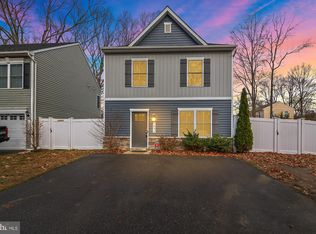 1222 Hawthorne St, Shady Side, MD 20764