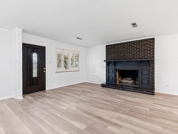 3rd image of 8133 NW Hayden Dr