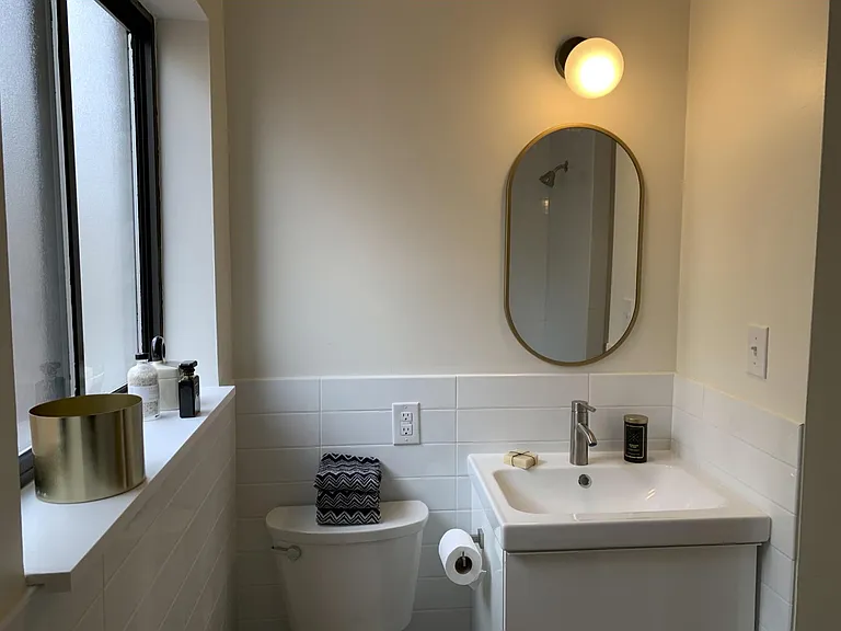 219 W 300 N — Photo 3