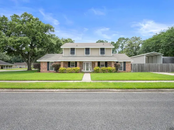 104 Crescent Place Dr, Donaldsonville, LA 70346