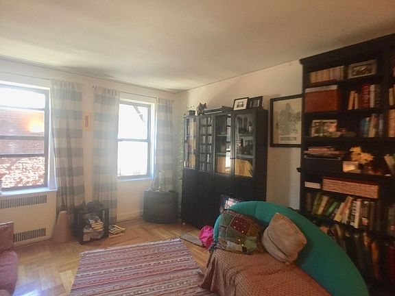 3rd image of 560 W 218th St APT 3F