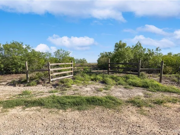 136 Paseo De La Mulada Rd, Rio Grande City, TX 78582