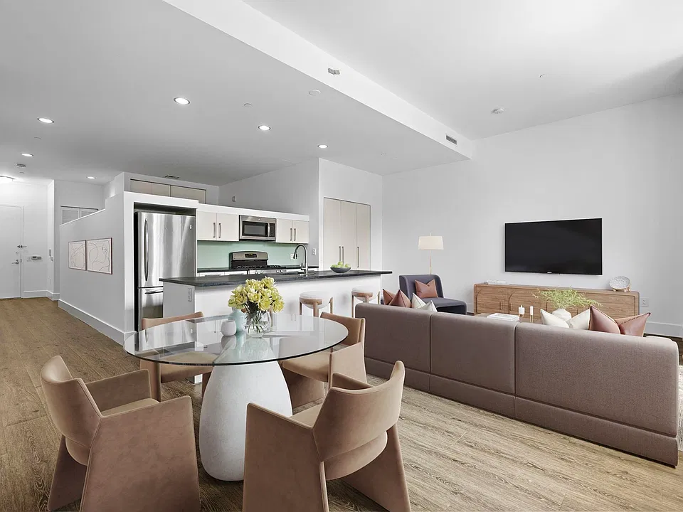 4 Beacon Way #18