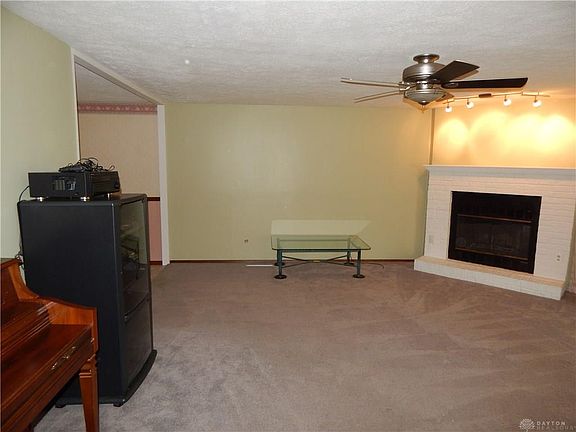 5th image of 4974 Tewkesbury Dr