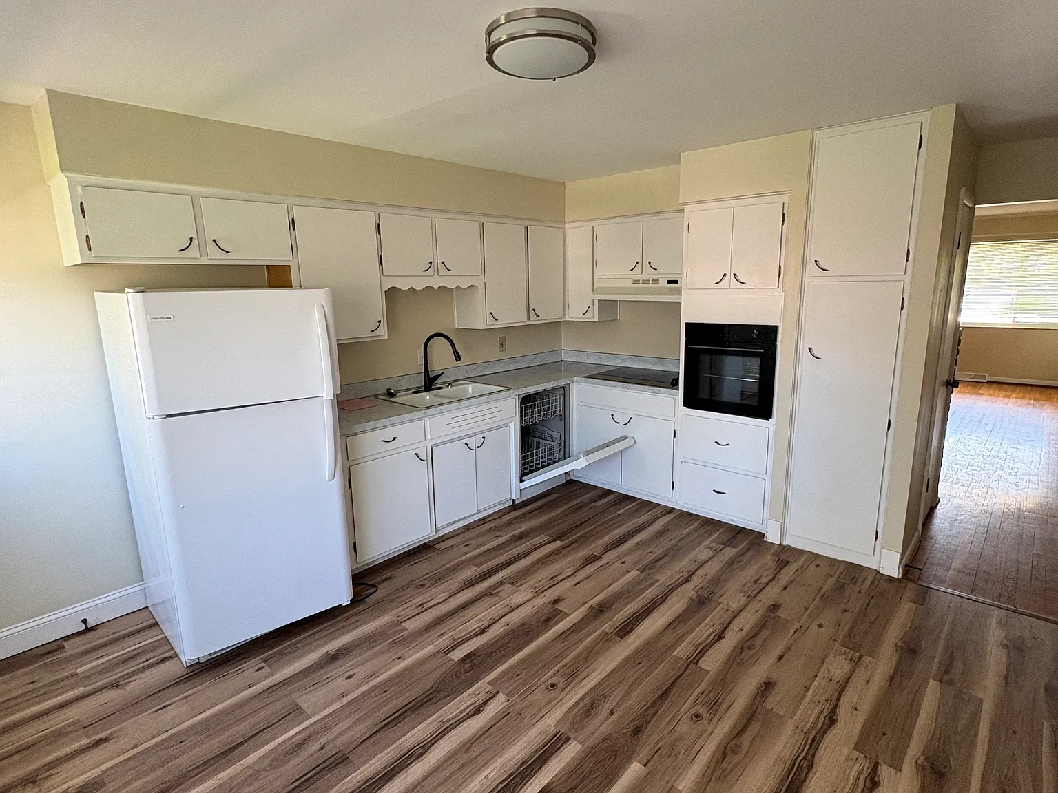 2 bed, 1.5 bath, 750 sqft, $1,500 — Photo 4