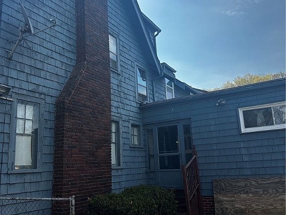 2nd image of 1670 Hillandale Dr