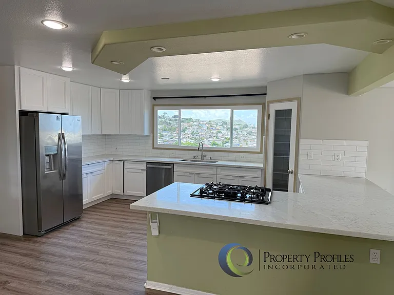 1584 Hanai Loop — Photo 2
