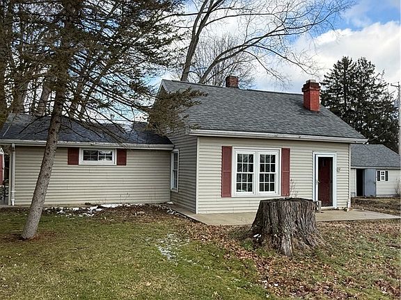 4th image of 1262 Churchill Rd