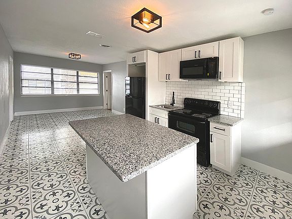 3rd image of 105 40th St S #A