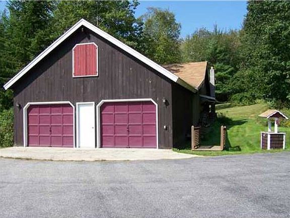 3 Car Detached Garage