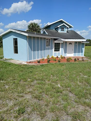19505 NW 80th Dr Photo 1