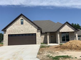 5703 Gene St, Paragould, AR 72450