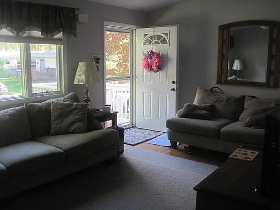 2nd image of 11 Gadsen Ct