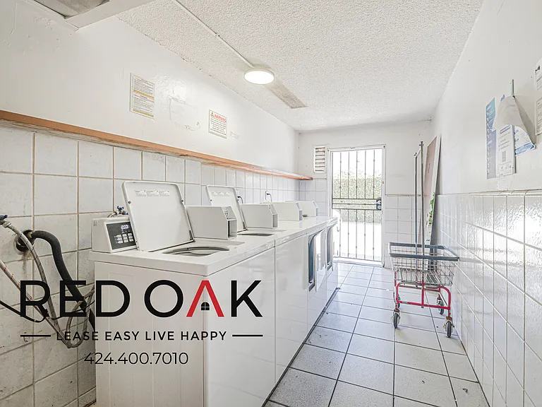 545 W 14th St #12 — Photo 15