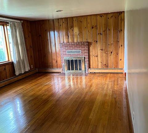 4th image of 2921 Grafton Ln