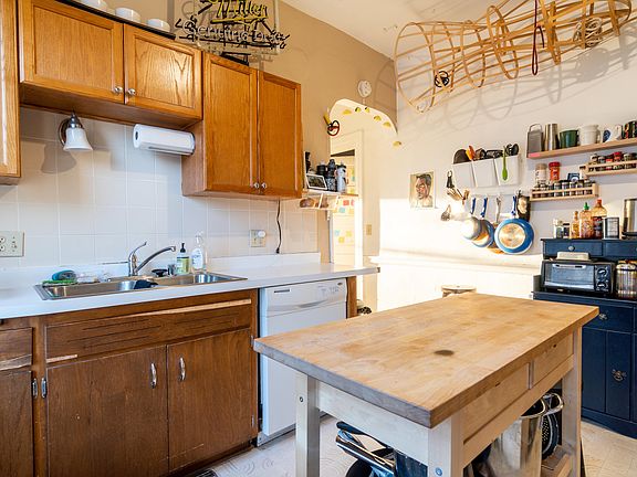 4th image of 3200 N Bartlett Ave #3202