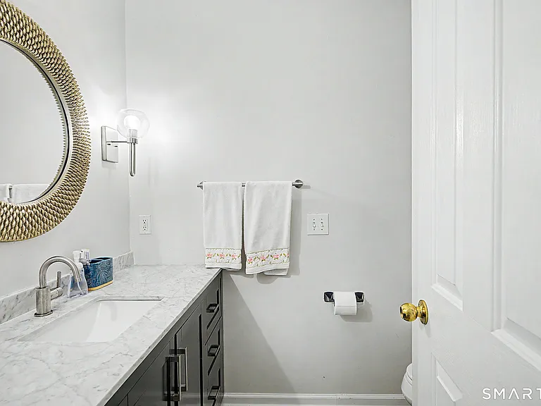 14 Shore Rd — Photo 23