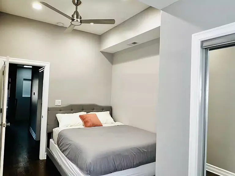 536 N Paulina St S — Photo 11