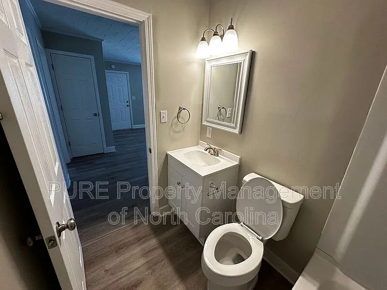 603 Robbins St — Photo 18