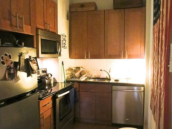 2nd image of 210 Park Pl APT 5D