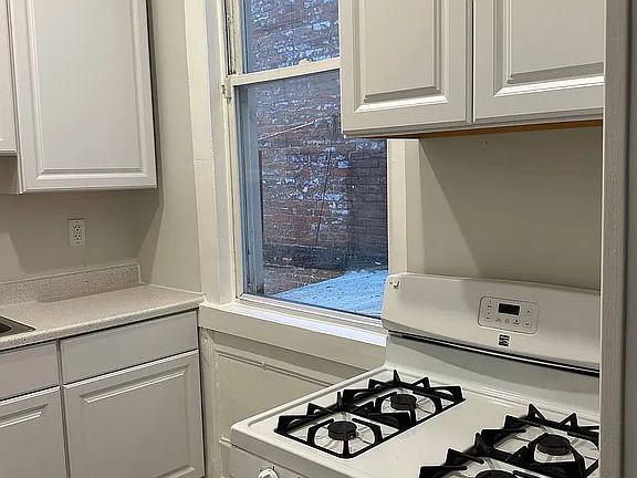 5th image of 517 Cathedral St Unit 1