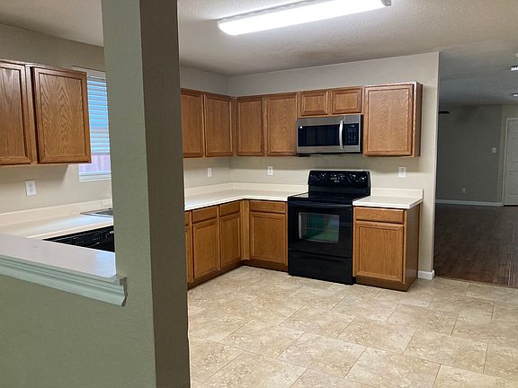 4th image of 1340 Scenic Hills Dr