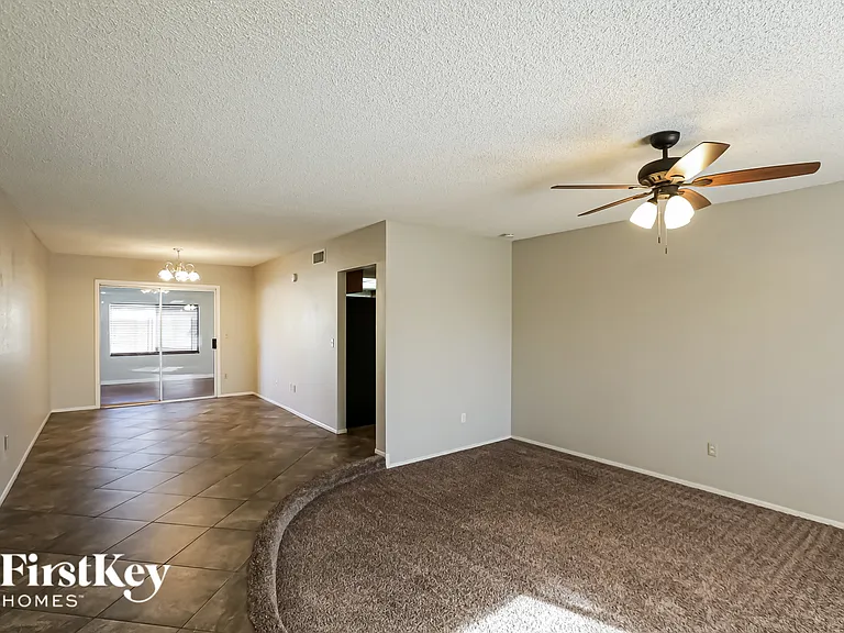 4656 W Townley Ave — Photo 3