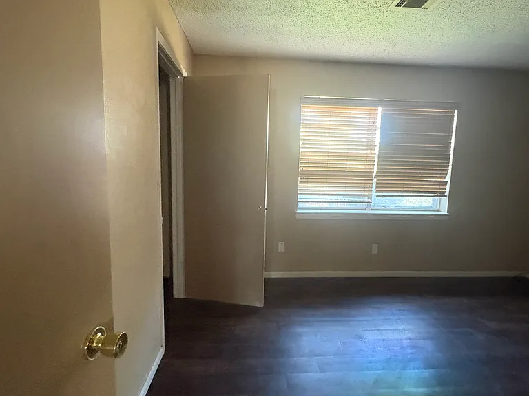 1414 Becky Ct — Photo 4