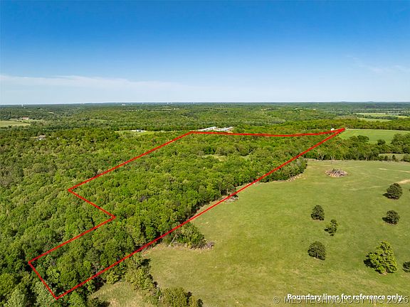 3rd image of 4 E 610th Rd