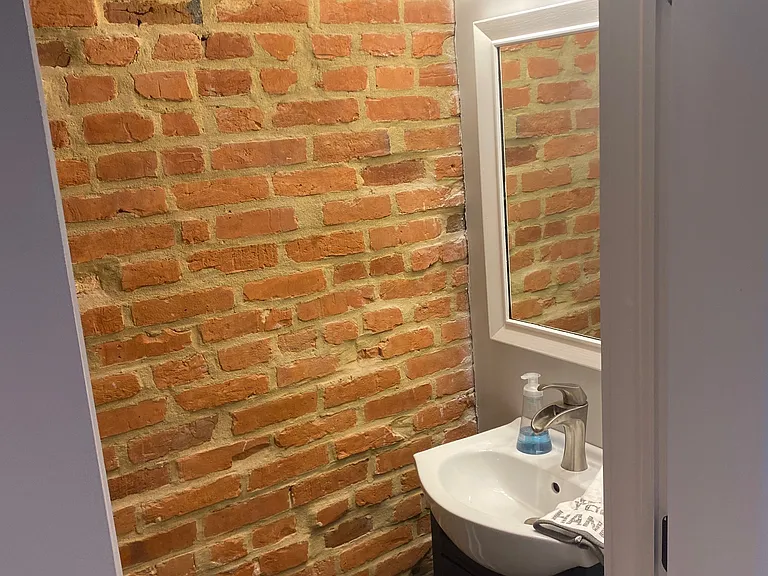 112 S Castle St — Photo 14
