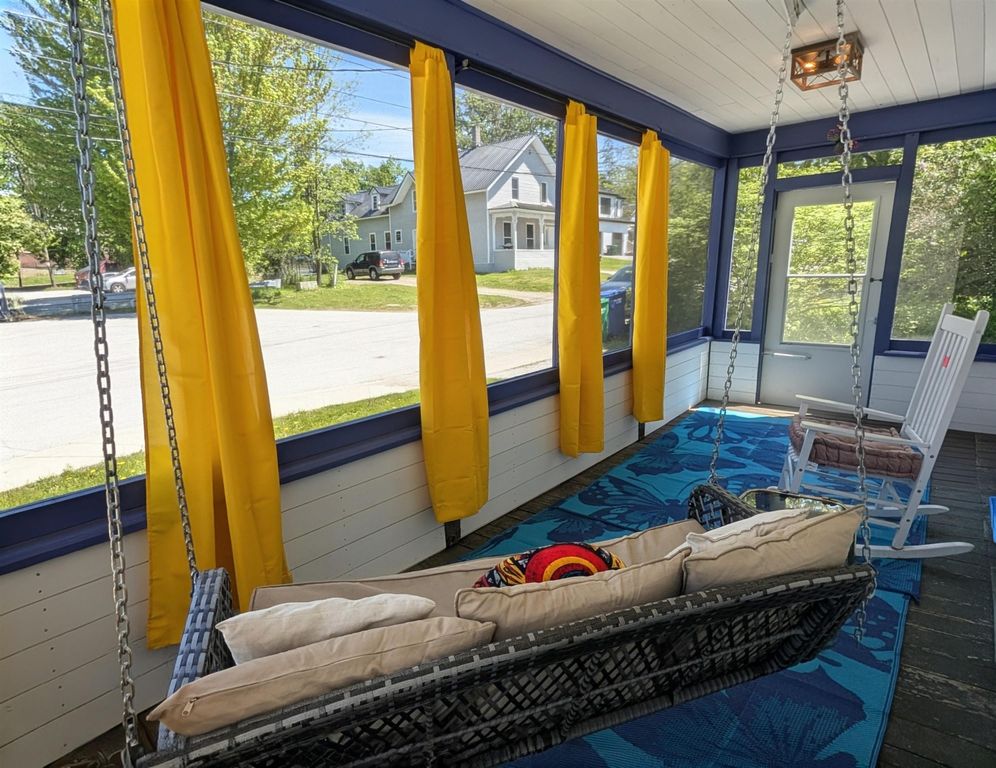 20 Ferris Street, Saint Albans, VT - View 3