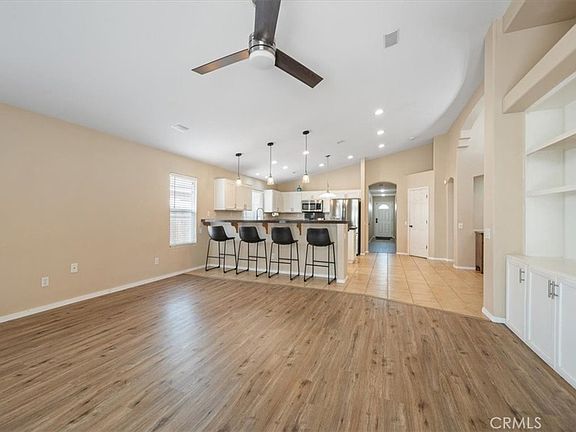 4th image of 2421 N Baldwin Way